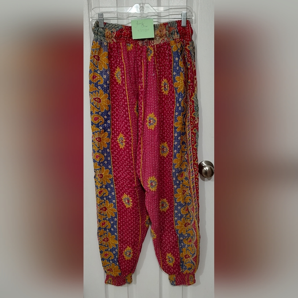 Kantha Bae Vbrant Floral Floral joggers Pants